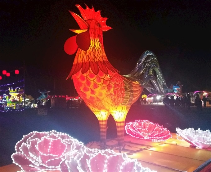 传统花灯制造公司制作灯笼分享技巧五个步骤_春节自贡花灯供应厂家