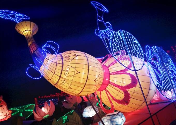 北京灯展制造公司来说明生产过程_元宵节铁艺包布花灯价格 第1张图片