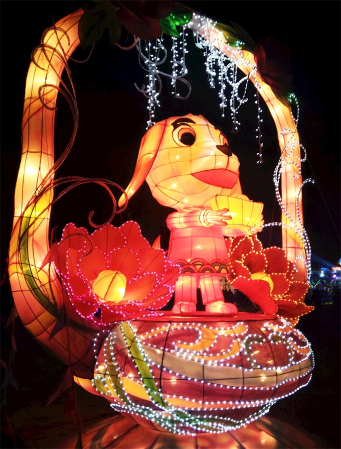 北京制作灯会厂商谈起了灯笼的制造过程_春节花灯工厂